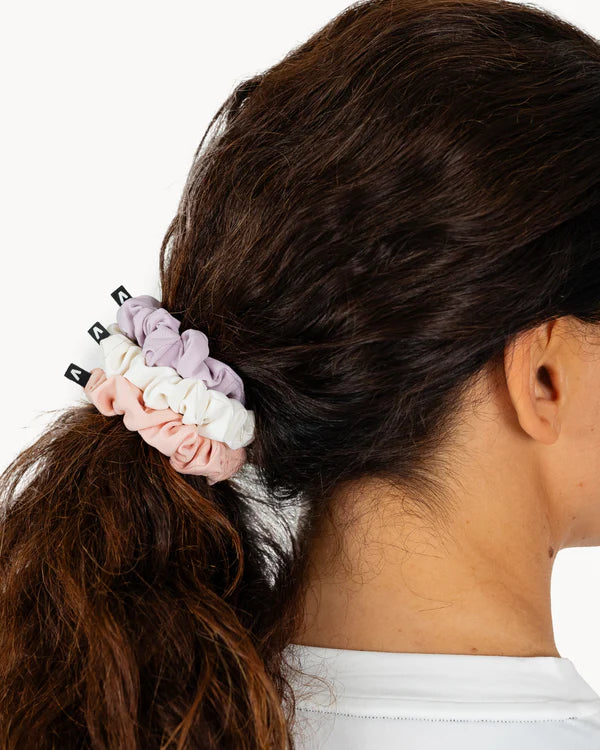 Kolorowe gumki do włosów typu scrunchie